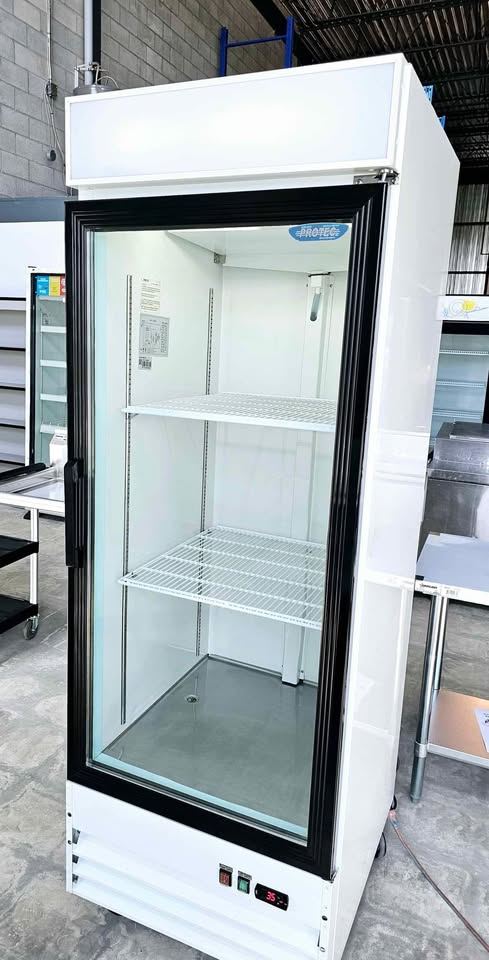 Commercial single door refrigerator
